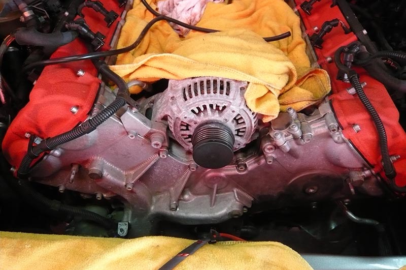 内容：エンジンフロント回りオイル漏れ修理